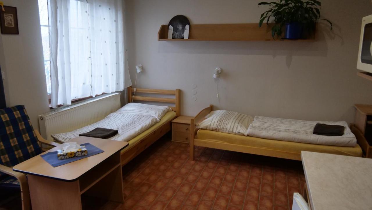 Penzion Na Hradbach Лоуни Экстерьер фото